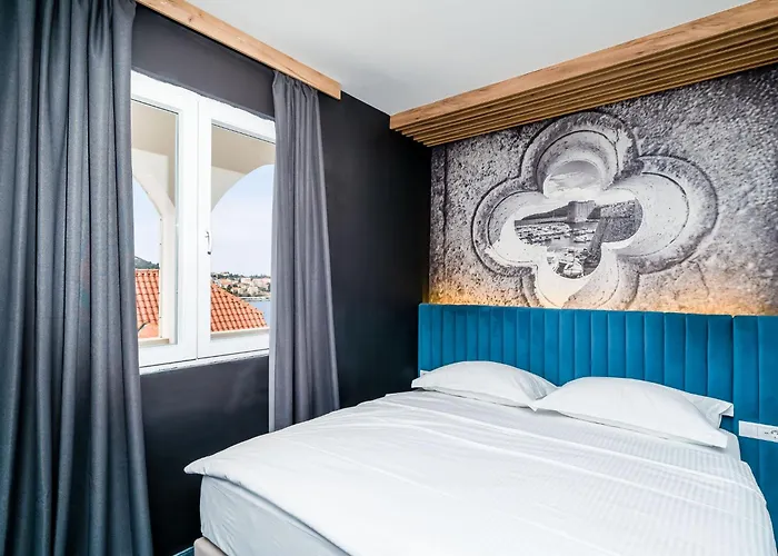 Tayra דוברובניק